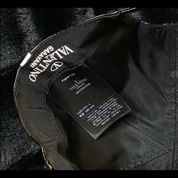 Valentino Garavani Ball Cap - Picture 2 of 3